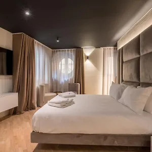 Brera Luxury Near Duomo With Wifi , Milan Italy